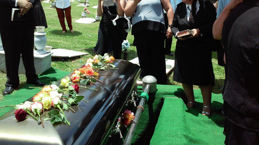mourning period of eldest son and family members